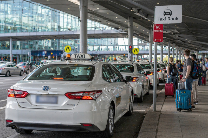 Airport Transfer vs Taxi Differences